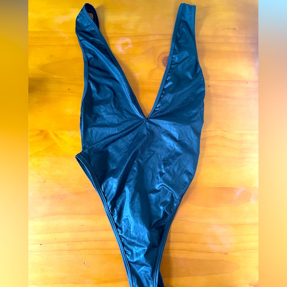 NWOT Deep V sheen bodysuit in black